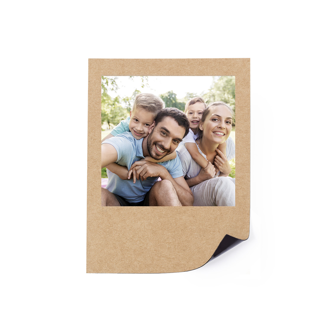 Imán portafotos personalizado Tunip de cartón reciclado para fotos 8,5x9cm - Imanes personalizados - Regalo Promocional Personalizado