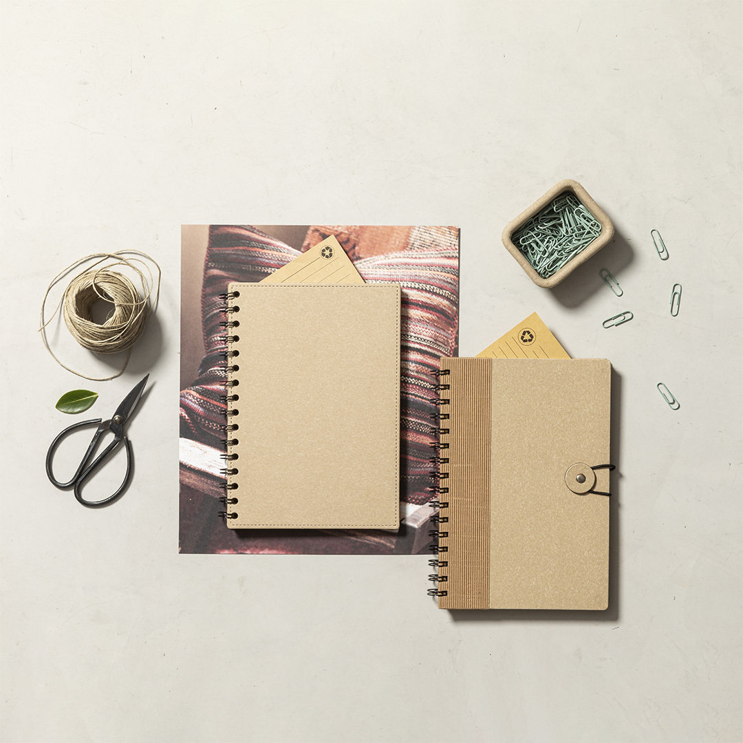Libreta personalizada Idina A5 de cartón reciclado acabado kraft - Oficina - Regalo Promocional Personalizado - imagen 6