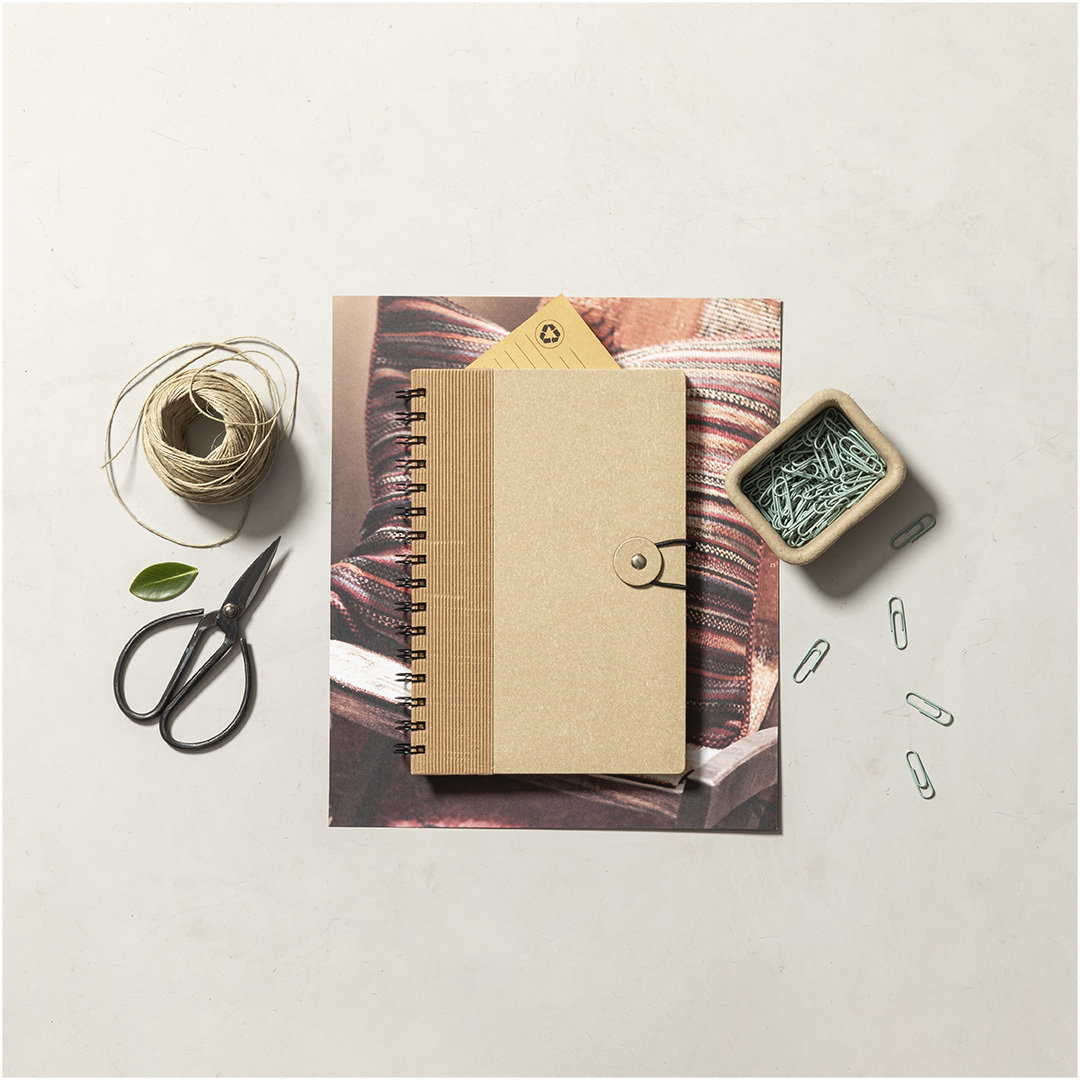 Libreta personalizada Idina A5 de cartón reciclado acabado kraft - Oficina - Regalo Promocional Personalizado - imagen 9