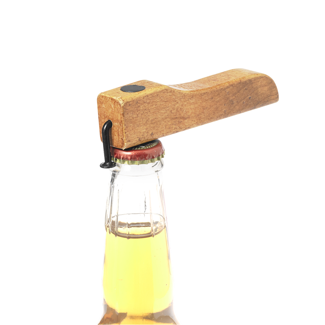 Abridor Clasinger de madera con diseño industrial - Imanes personalizados - Regalo Promocional Personalizado - vista alternativa