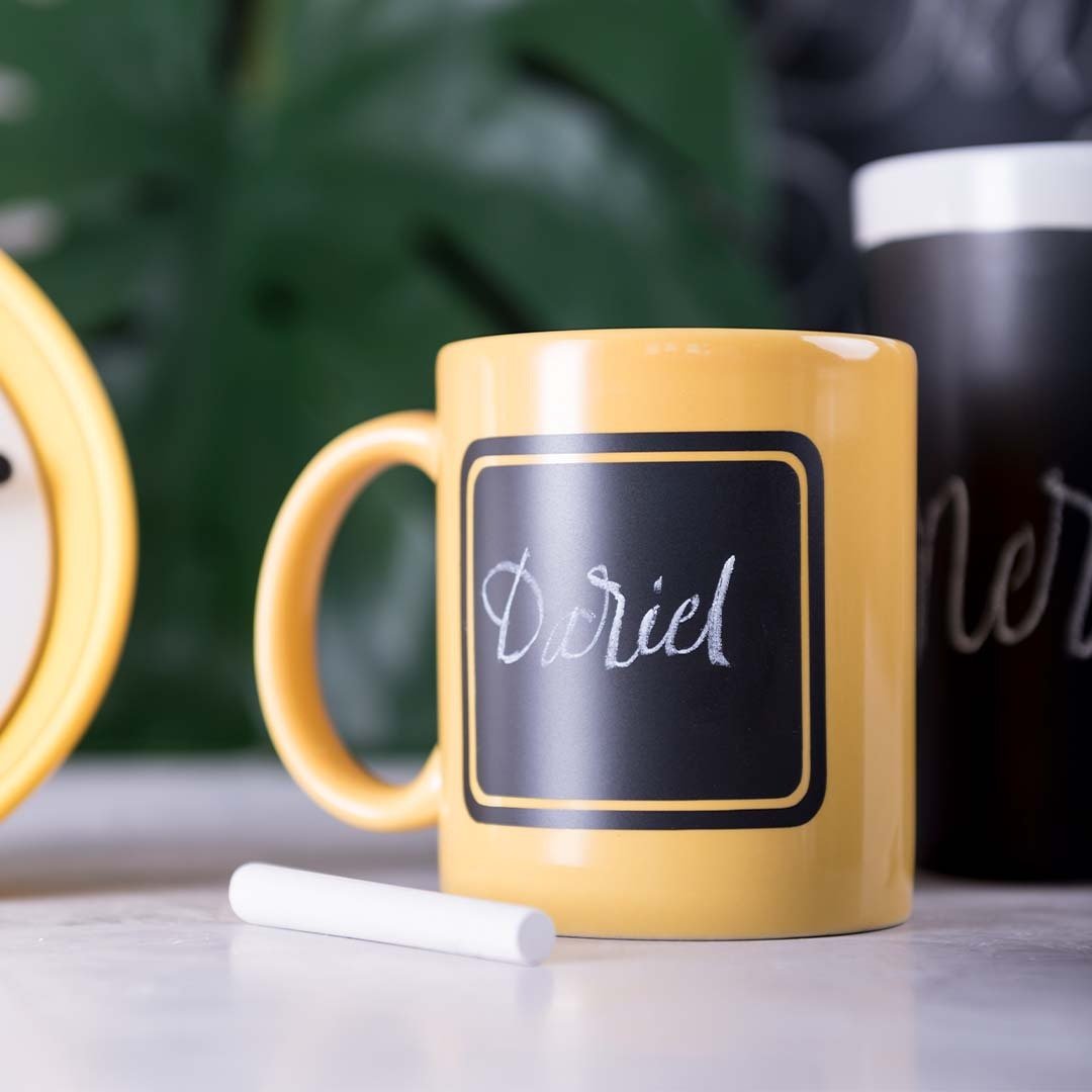 Taza de cerámica personalizada Dariel de 370ml con zona pizarra