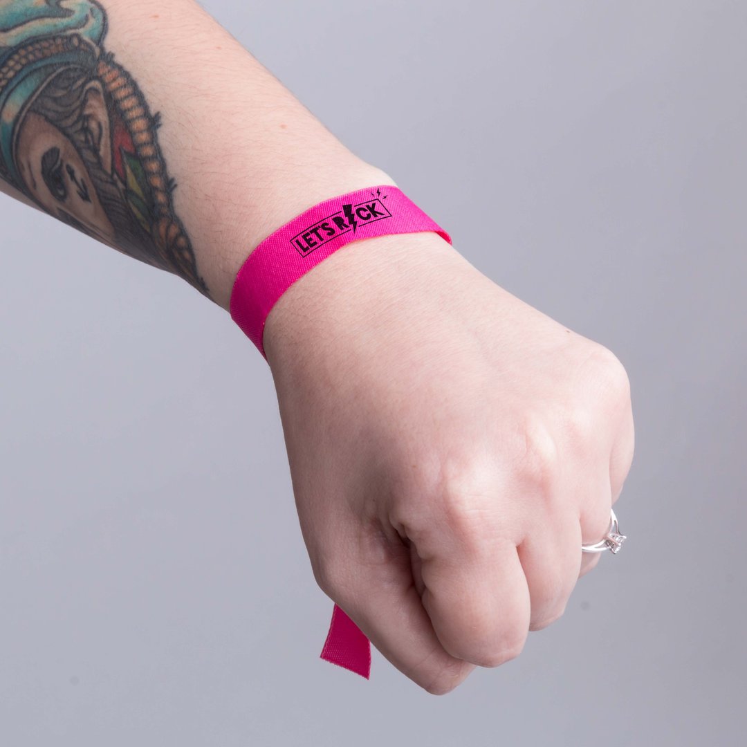 Pulsera personalizada Plasker de poliéster con cierre de seguridad negro