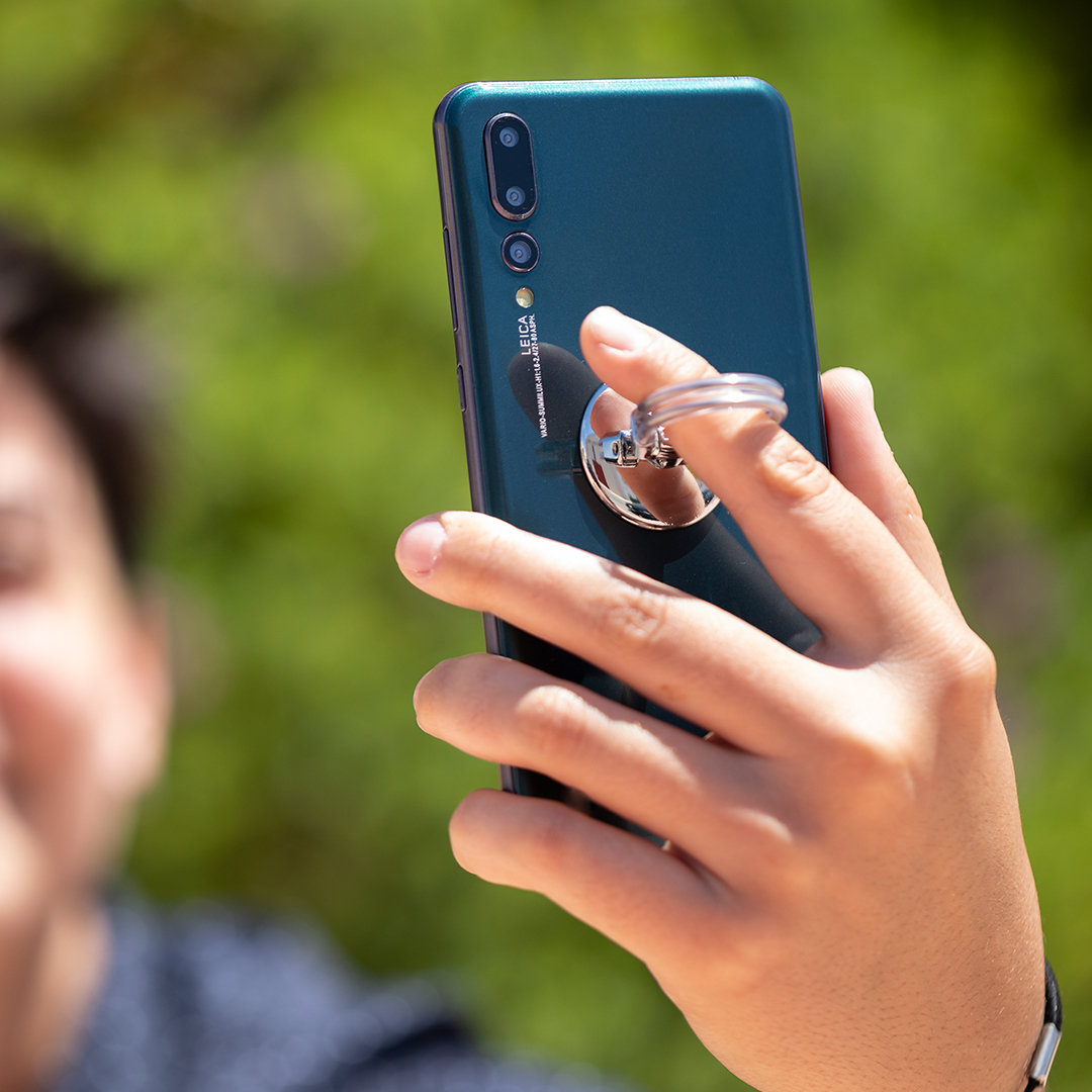 Soporte  selfie de metal cromado personalizado Atosh con doble anilla