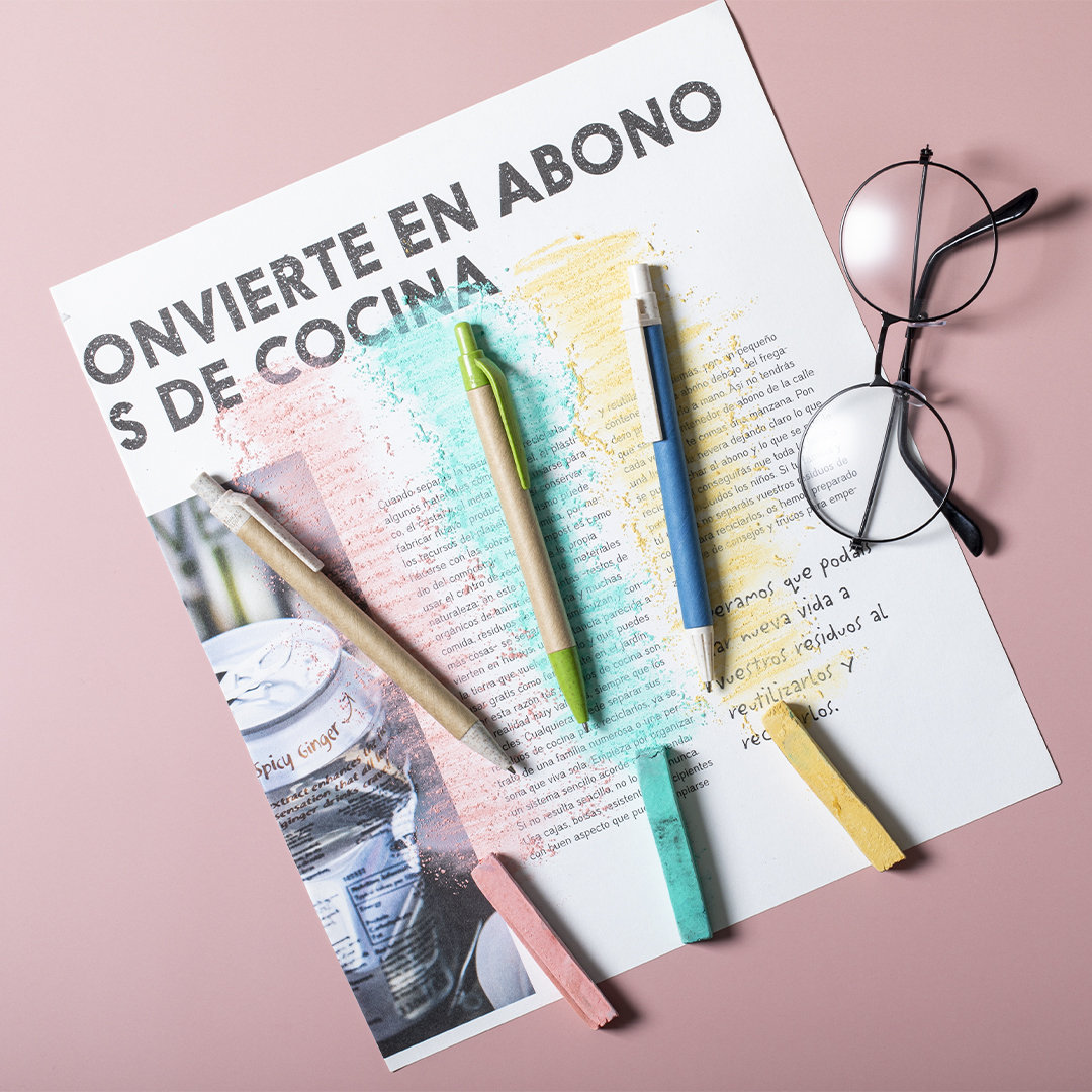 Bolígrafo nature personalizado Desok de cartón reciclado con caña de trigo