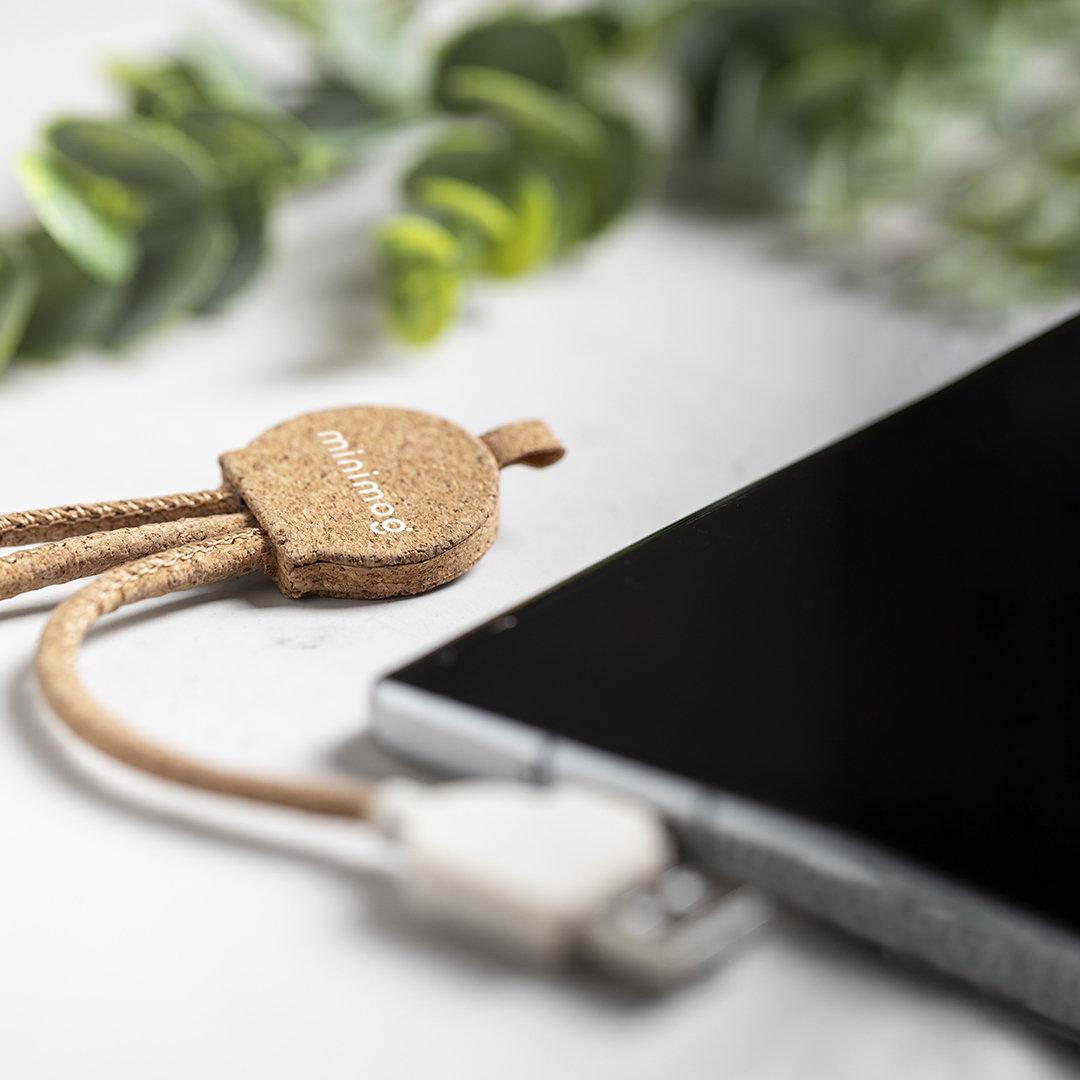 Cable cargador personalizado Stuart de corcho natural y caña de trigo - Tecnología - Regalo Promocional Personalizado - imagen 4