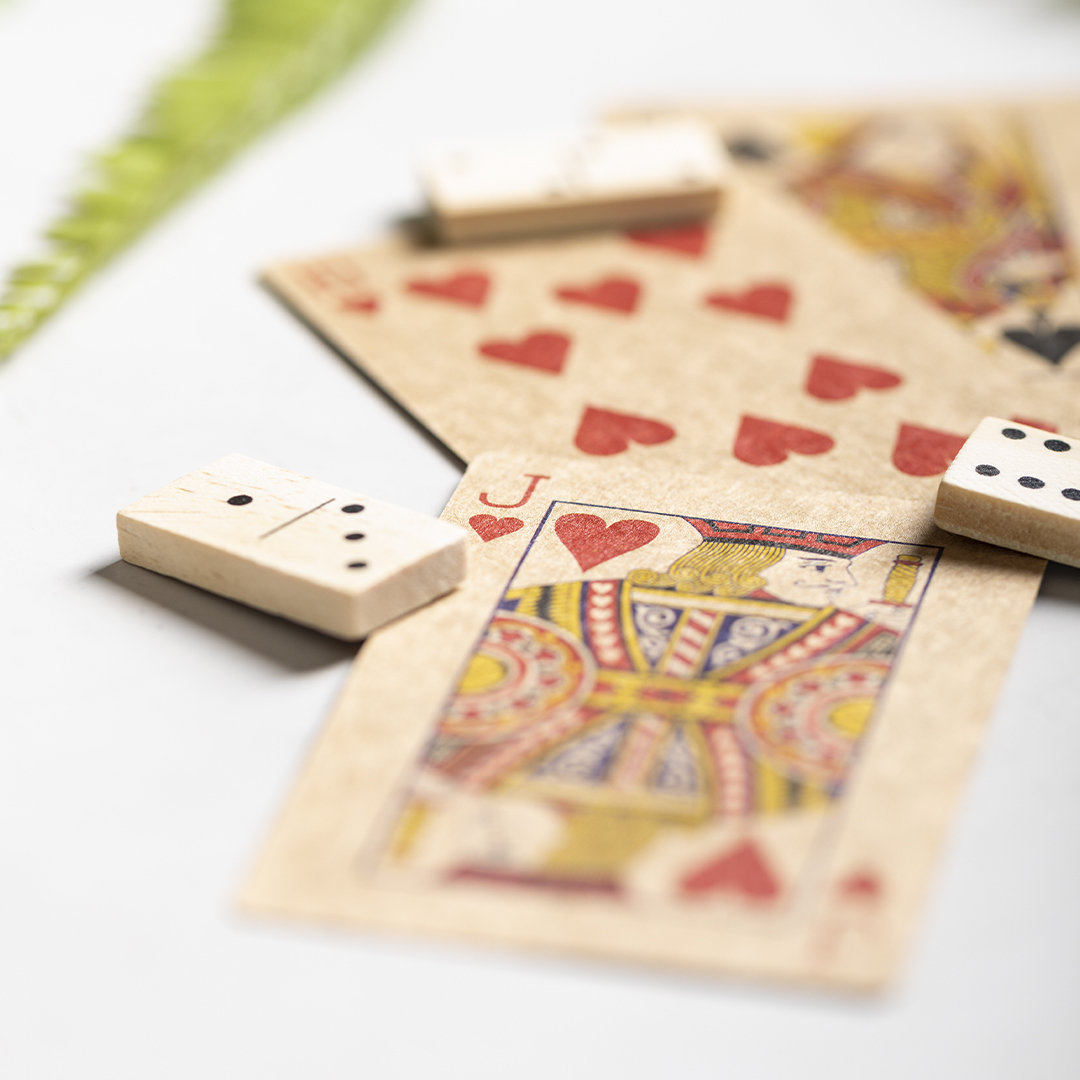 Set juegos personalizado Halin naipes y dominó de madera - Niños y Juegos - Regalo Promocional Personalizado - imagen 7