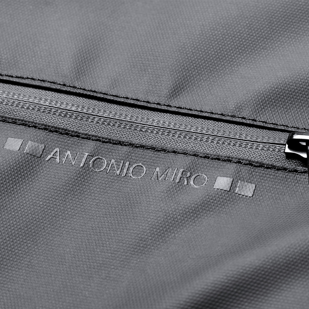 Funda para portátil personalizadal Dilon de Antonio Miró poliéster 600D - Fundas para portátil - Regalo Promocional Personalizado - imagen 3