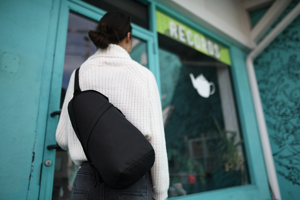 Bolsa bandolera de rPET Renew AWARE™ - Riñoneras personalizadas - Regalo Promocional Personalizado - imagen 8
