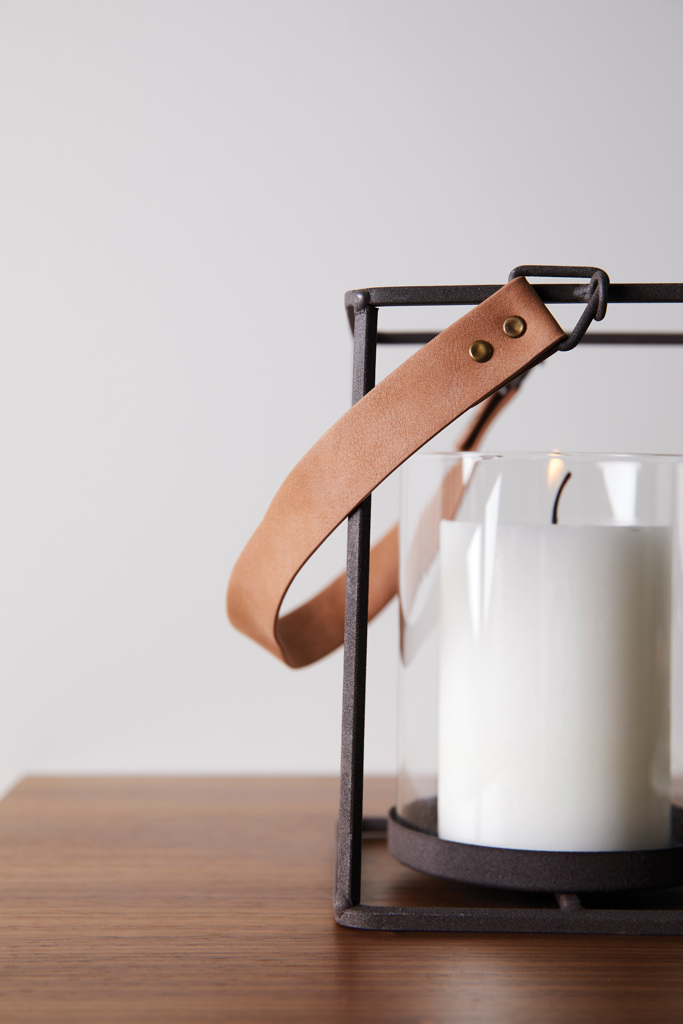 Linterna personalizada VINGA Montreux de diseño industrial con asa cuero - Regalos Premium - Regalo Promocional Personalizado - imagen 4