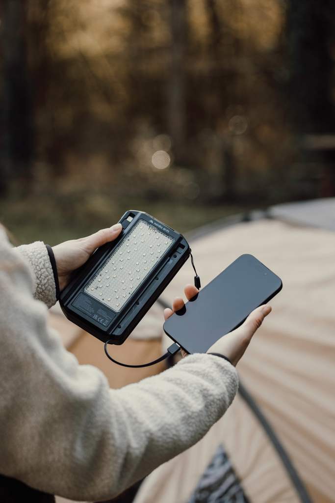 Powerbank solar 10.000 mAh Nordic Drift Titan con 3 paneles - Tecnología - Regalo Promocional Personalizado - imagen 8