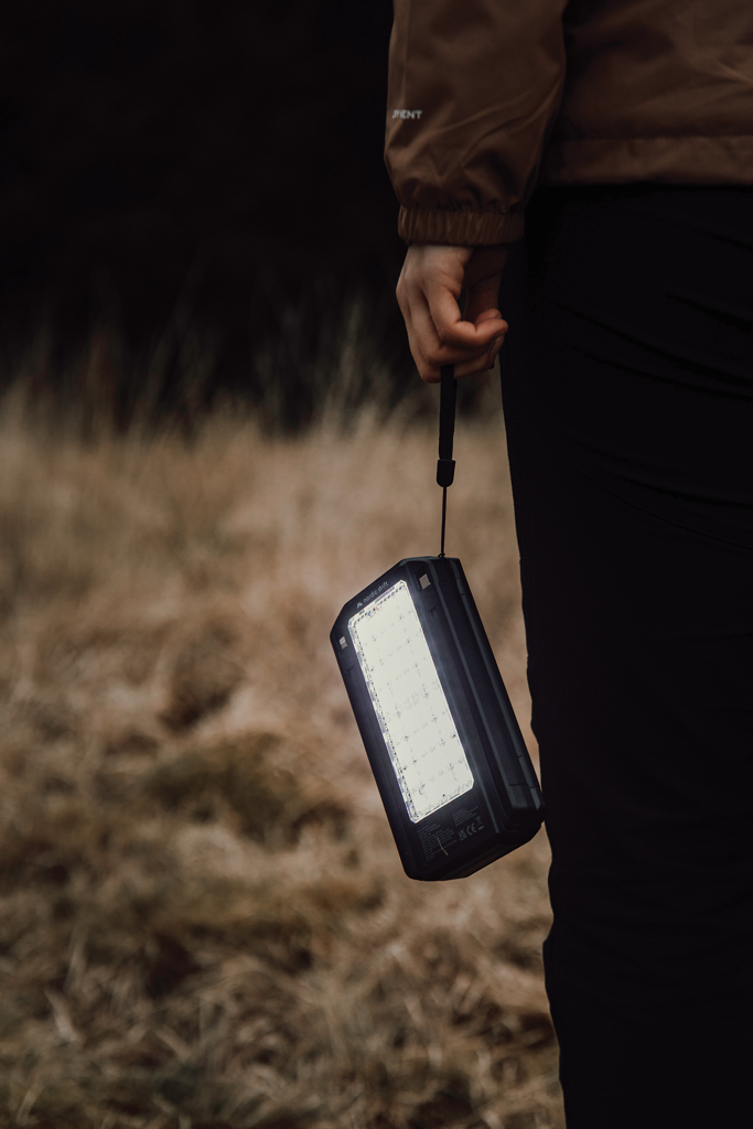 Powerbank solar 10.000 mAh Nordic Drift Titan con 3 paneles - Tecnología - Regalo Promocional Personalizado - imagen 10