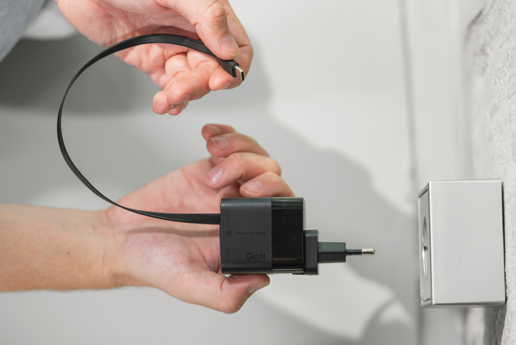 Cargador GaN Mendocino con cable retráctil Urban Vitamin 65W - Tecnología - Regalo Promocional Personalizado - imagen 18