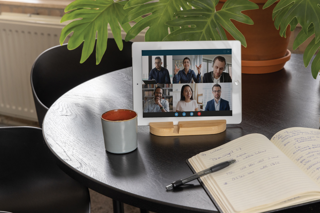 Soporte de bambú para tablet y teléfono - Tecnología - Regalo Promocional Personalizado - imagen 7