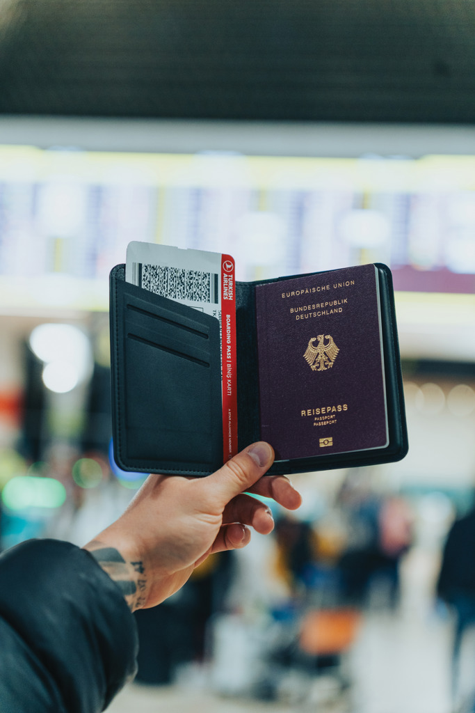 Porta parsaporte personalizado Trackmate poliéster RCS con localización - Tecnología - Regalo Promocional Personalizado - imagen 9