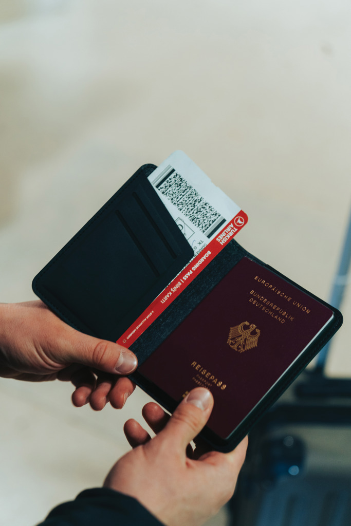 Porta parsaporte personalizado Trackmate poliéster RCS con localización - Tecnología - Regalo Promocional Personalizado - imagen 11