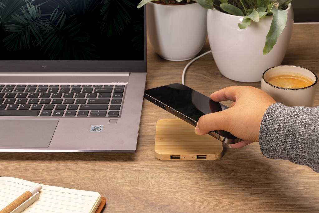 Cargador inalámbrico bambú 10W con USB - Tecnología - Regalo Promocional Personalizado - imagen 4