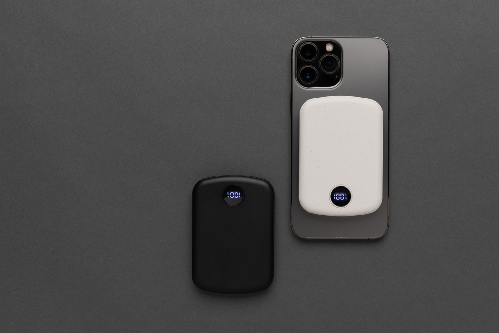 Powerbank MagBoost de 5000 mah de plástico reciclado RCS - Tecnología - Regalo Promocional Personalizado - imagen 9