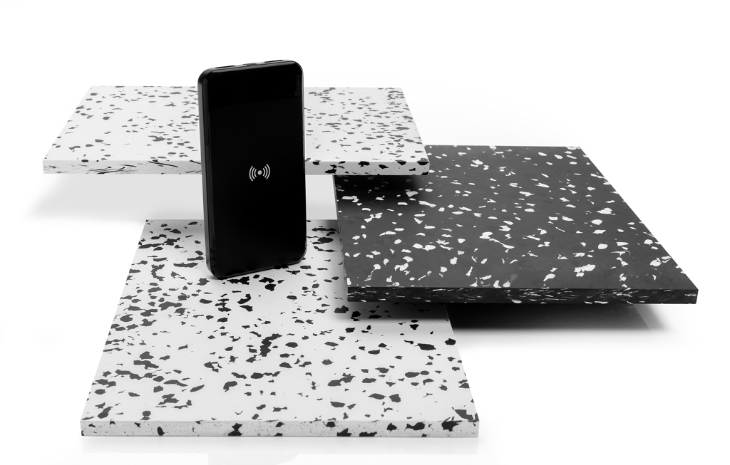 Powerbank inalámbrica personalizada de plástico reciclado estándar RCS - Tecnología - Regalo Promocional Personalizado - imagen 9
