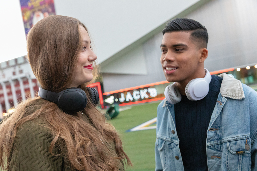 Auriculares inalámbricos personalizados Belmont Urban Vitamin con botón graves - Tecnología - Regalo Promocional Personalizado - imagen 16