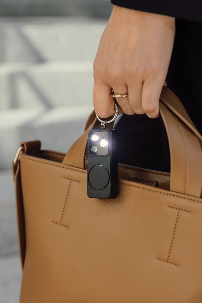 GuardBuddy RCS alarma personal recargable por USB-C - Novedades - Regalo Promocional Personalizado - imagen 16
