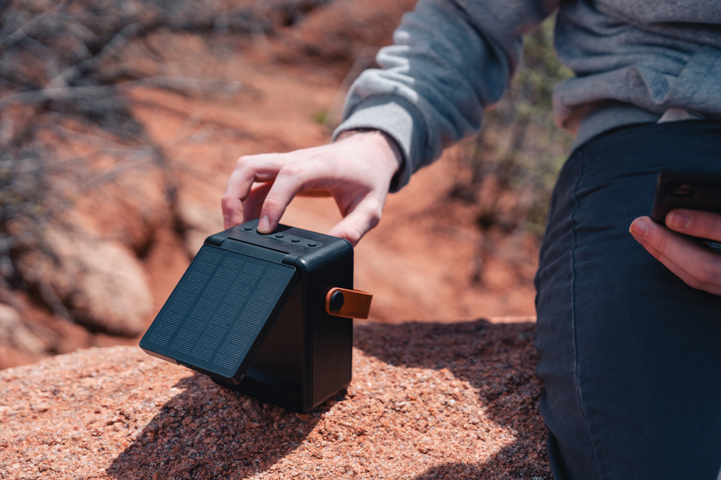 Altavoz solar personalizado Skywave de 12W con plástico reciclado RCS - Tecnología - Regalo Promocional Personalizado - imagen 16