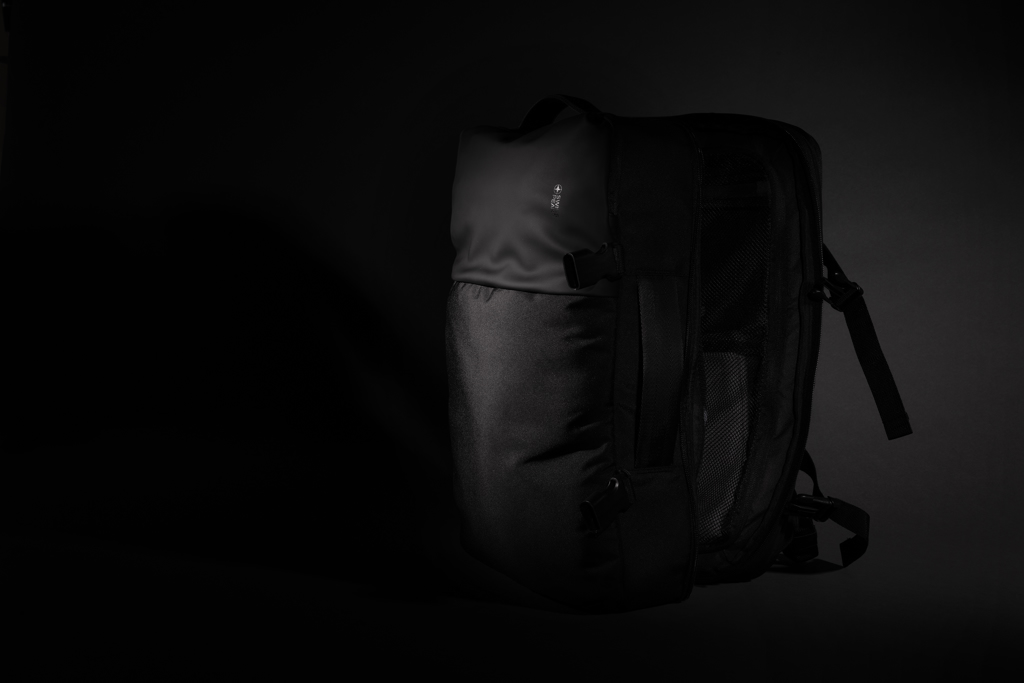 Mochila extensible personalizada Swiss Peak AWARE RPET de 15.6" expandible - Mochilas personalizadas - Regalo Promocional Personalizado - imagen 15