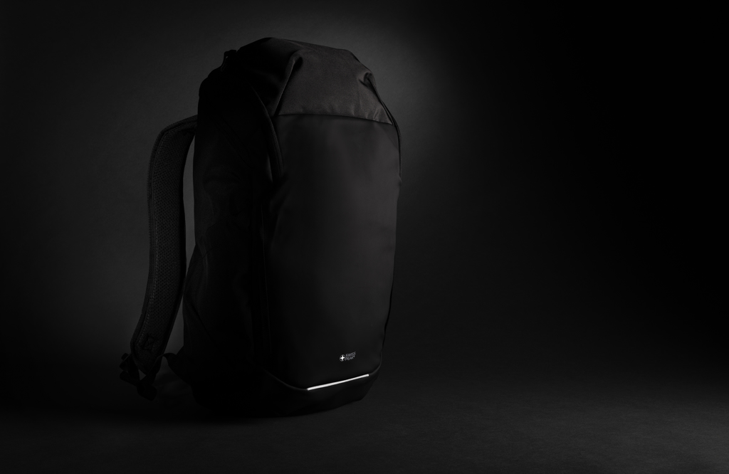 Mochila para portátil 15,6" personalizada de negocios Swiss Peak AWARE RPET resistente - Mochilas personalizadas - Regalo Promocional Personalizado - imagen 13