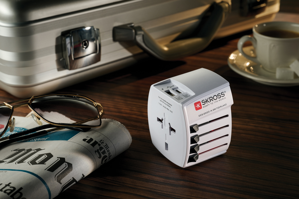 Adaptador viaje mundial personalizado SKROSS USB MUV con USB C - Tecnología - Regalo Promocional Personalizado - imagen 8