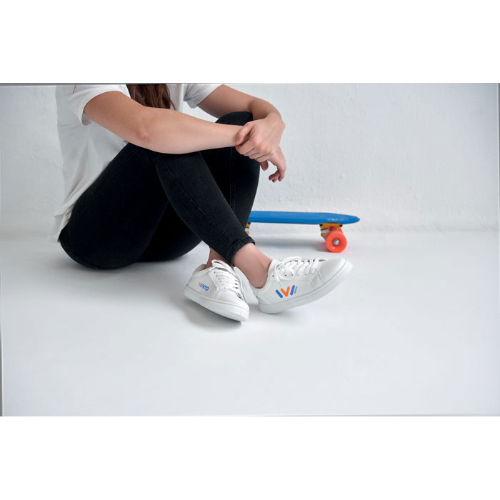 BLANCOS Zapatillas en PU talla 46 - Ropa y accesorios - Regalo Promocional Personalizado - imagen 5
